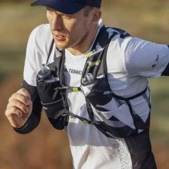 Sacs Hydratation ADIDAS TERREX GRAPHIC PRIMEBLUE 21 Gris / Noir / Blanc -Sacs de voyage Soldes Boutique 9 82948 terrex trail r vg pb noir gl8953 03